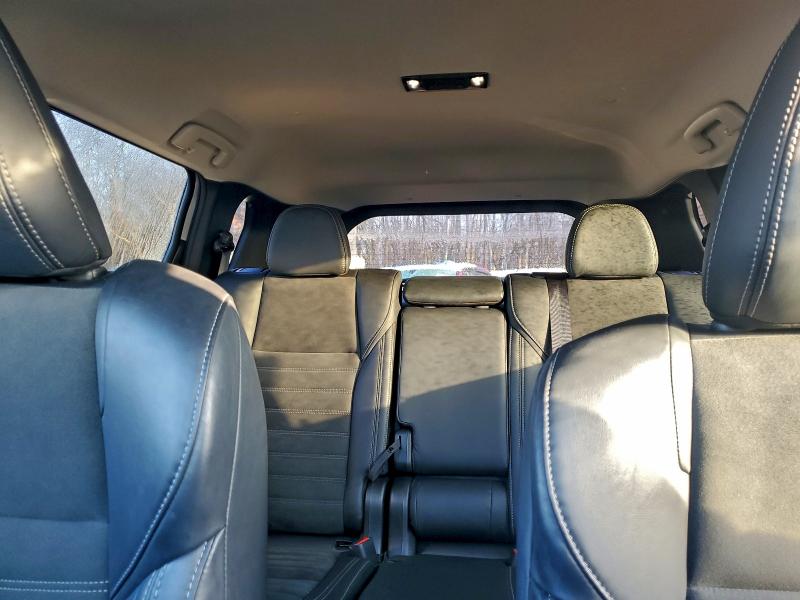 Фото 10 - MITSUBISHI OUTLANDER