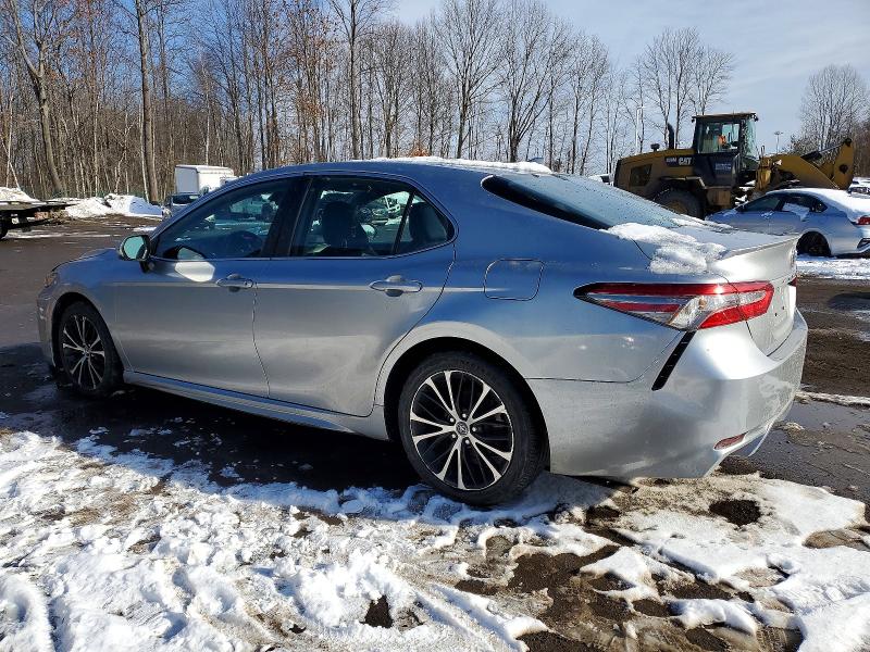 Фото 2 - TOYOTA CAMRY