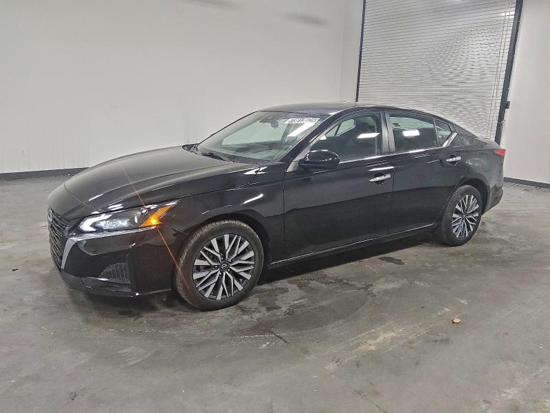 Фото 1 - NISSAN ALTIMA