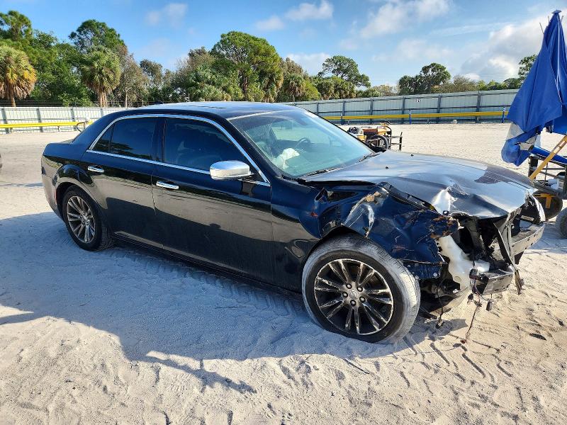 Фото 4 - CHRYSLER 300