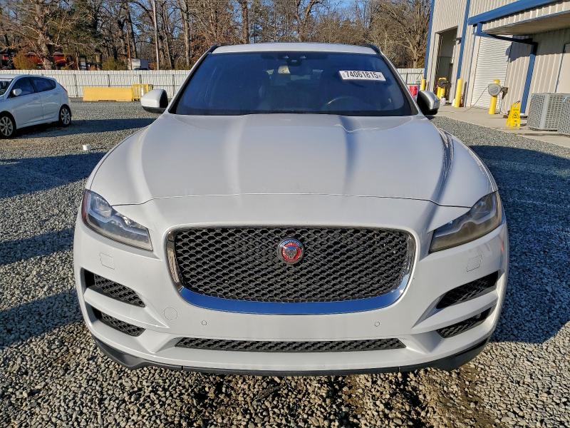 Фото 5 - JAGUAR F-PACE