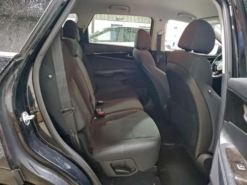 Фото 11 - KIA SORENTO