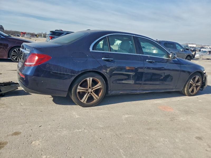Фото 3 - MERCEDES-BENZ E-CLASS