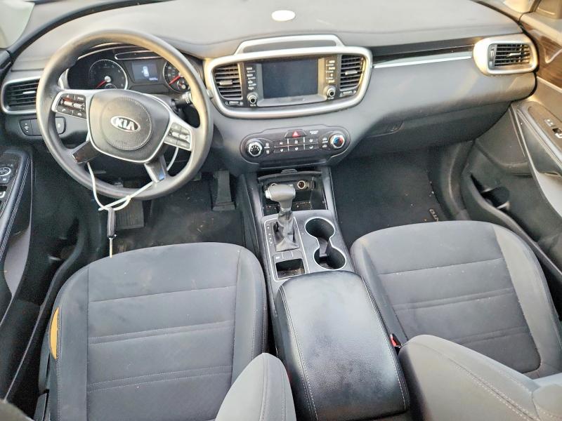 Фото 8 - KIA SORENTO