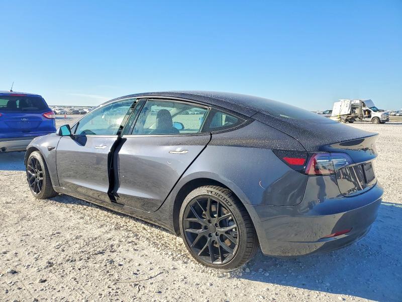 Фото 2 - TESLA MODEL 3