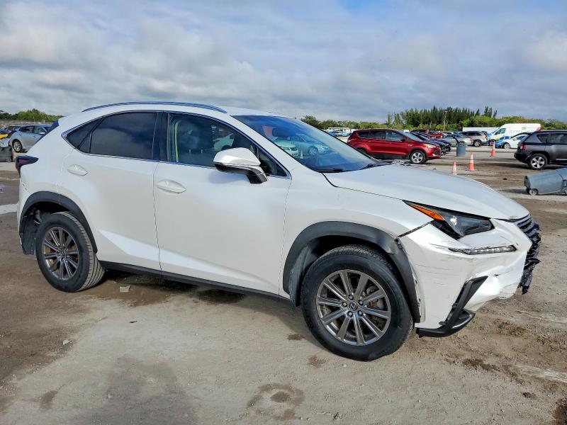 Фото 4 - LEXUS NX