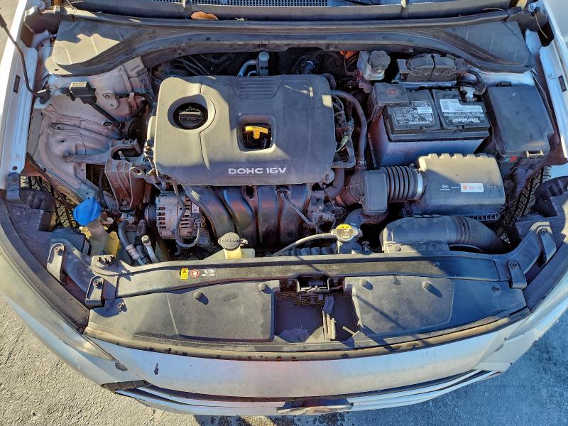 Фото 11 - HYUNDAI ELANTRA