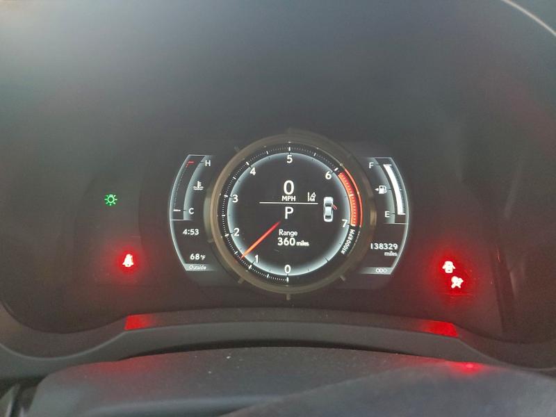 Фото 9 - LEXUS IS