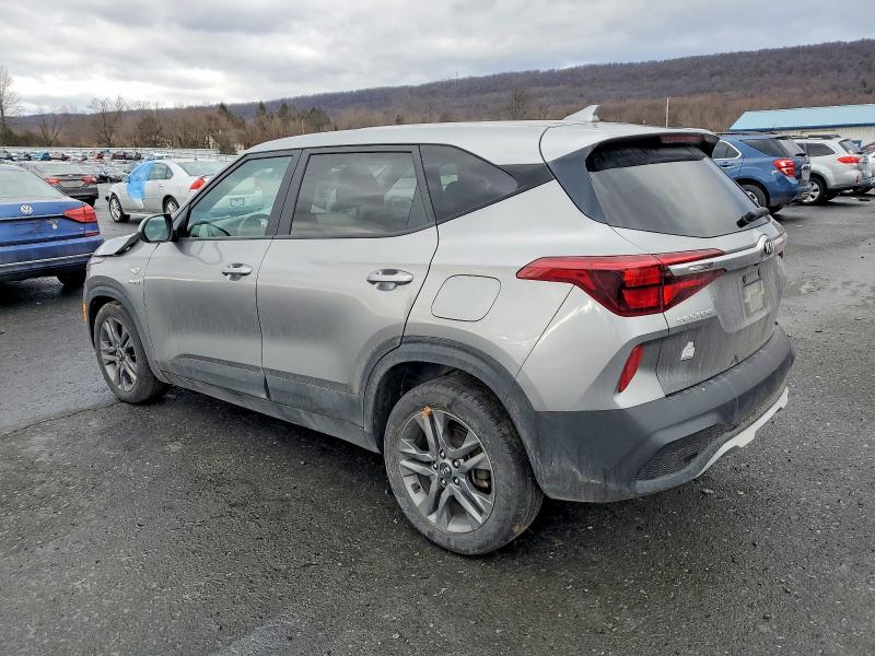 Фото 2 - KIA SELTOS