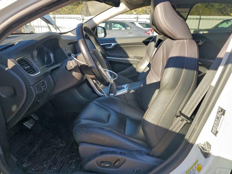 VOLVO V60 2015 VIN YV4612HK5F1001590