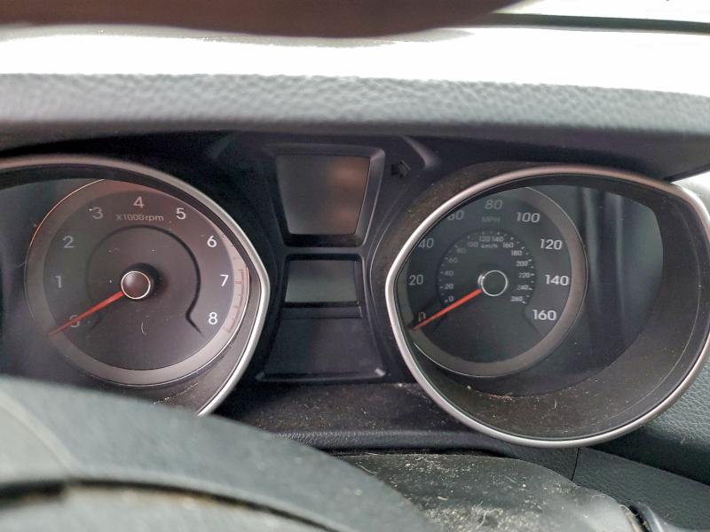 Фото 9 - HYUNDAI ELANTRA