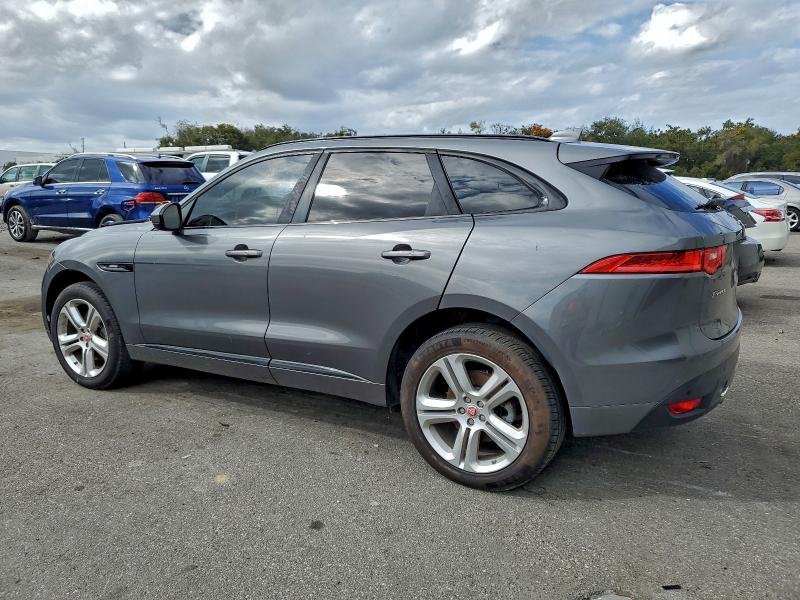 Фото 2 - JAGUAR F-PACE