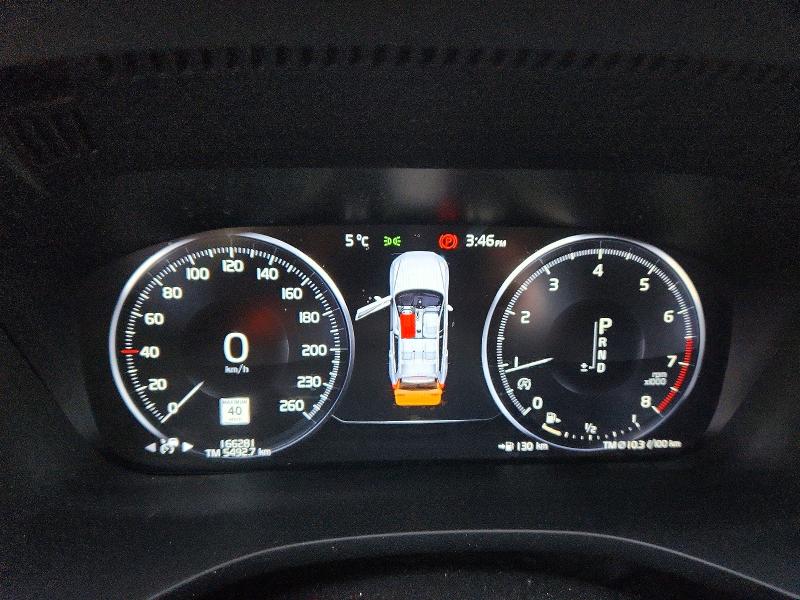 Фото 9 - VOLVO XC60