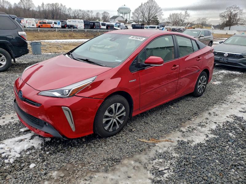 Фото 1 - TOYOTA PRIUS