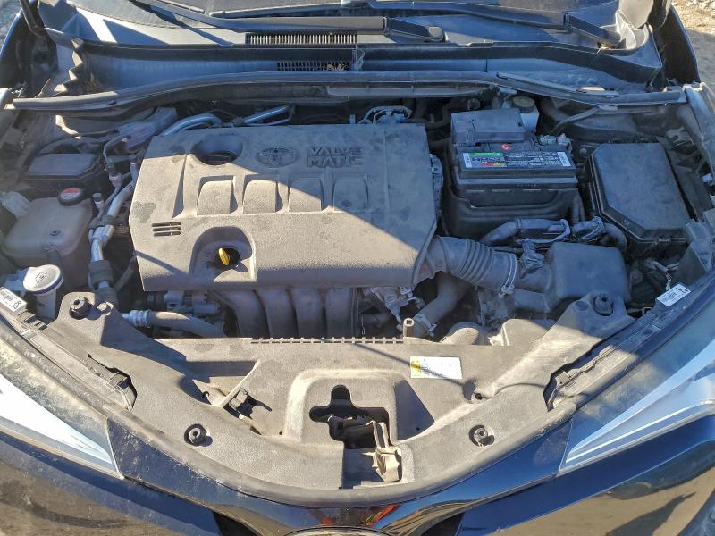 Фото 11 - TOYOTA C-HR