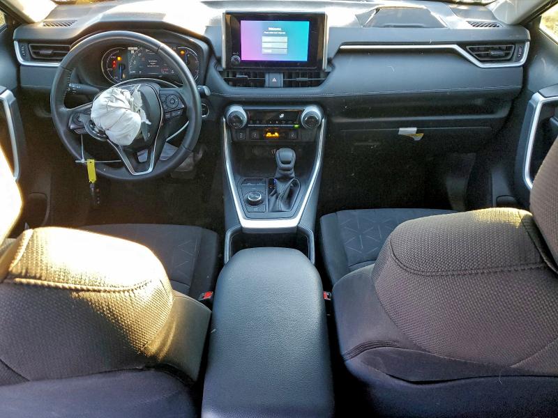 Фото 8 - TOYOTA RAV4