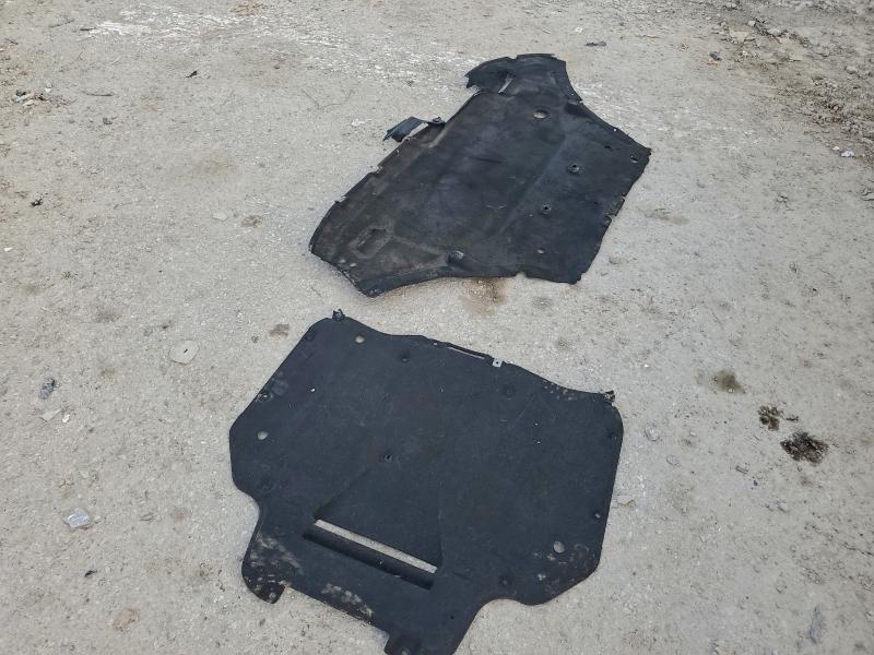 Фото 13 - AUDI Q8