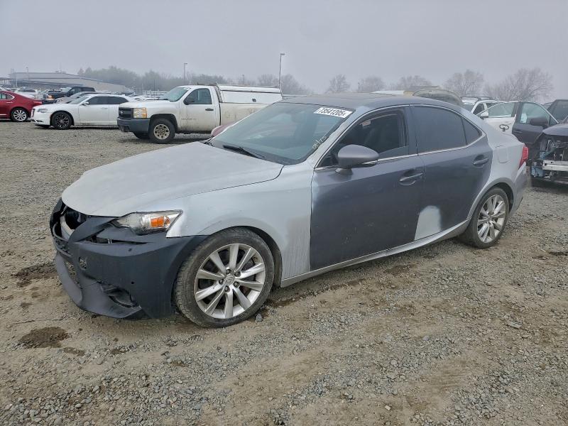 Фото 1 - LEXUS IS