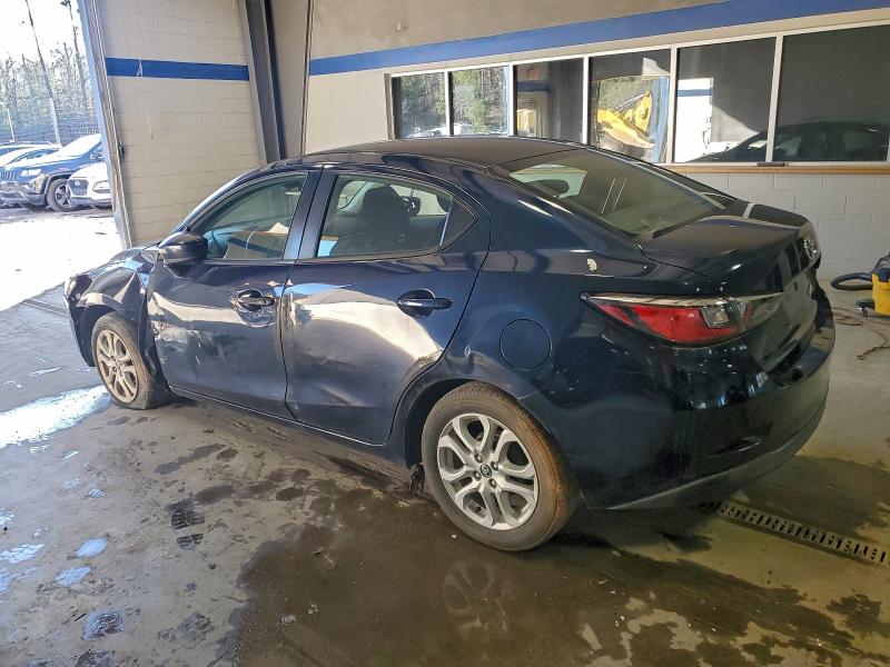 Фото 2 - TOYOTA YARIS