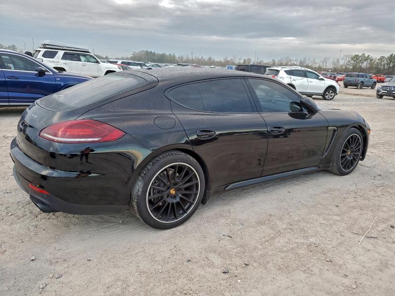 Фото 3 - PORSCHE PANAMERA