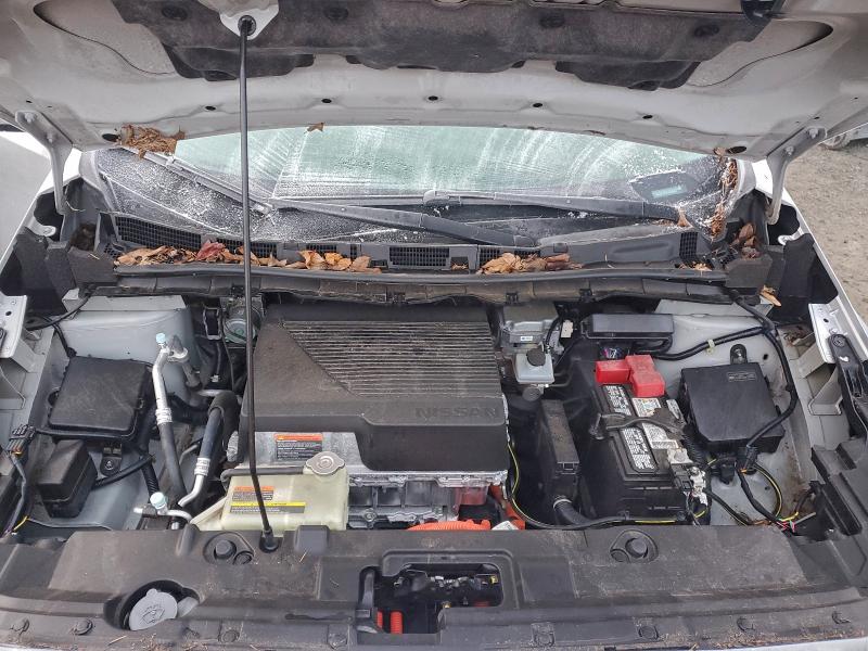 Фото 12 - NISSAN LEAF