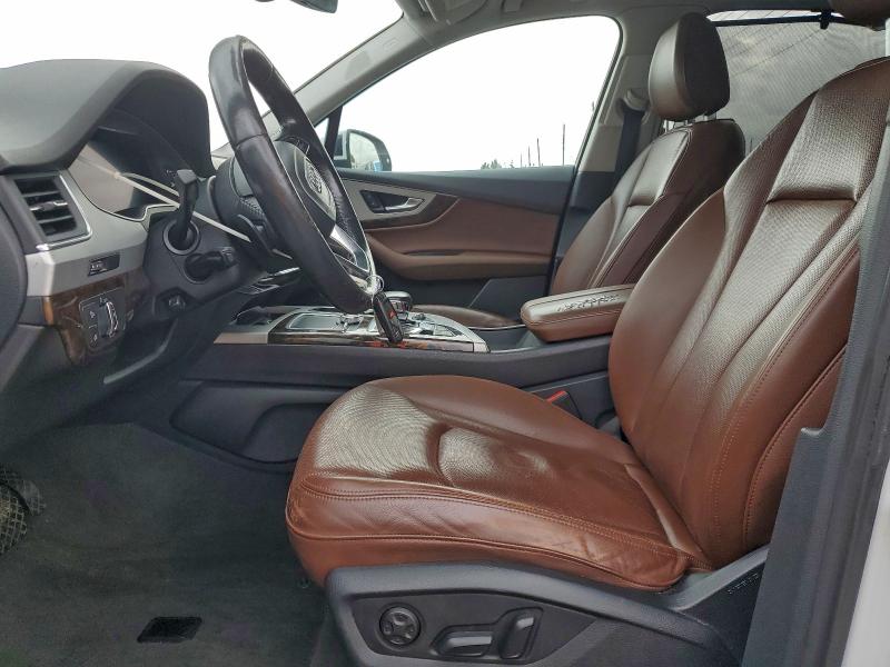 Фото 7 - AUDI Q7