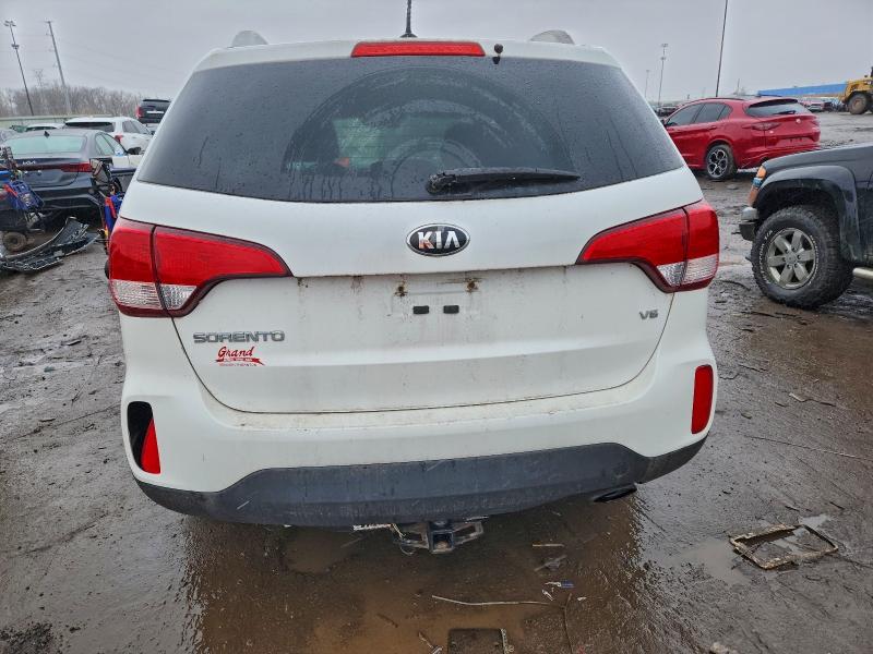 Фото 6 - KIA SORENTO
