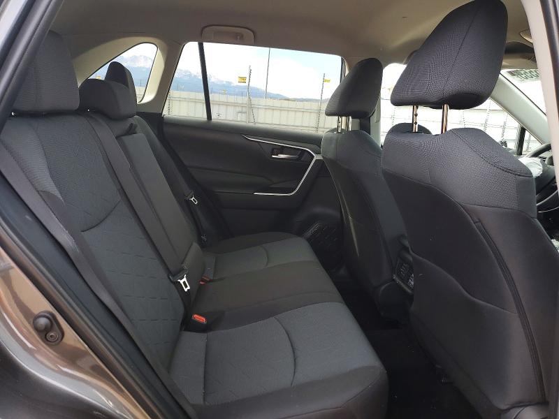 Фото 10 - TOYOTA RAV4