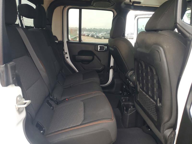 Фото 10 - JEEP GLADIATOR