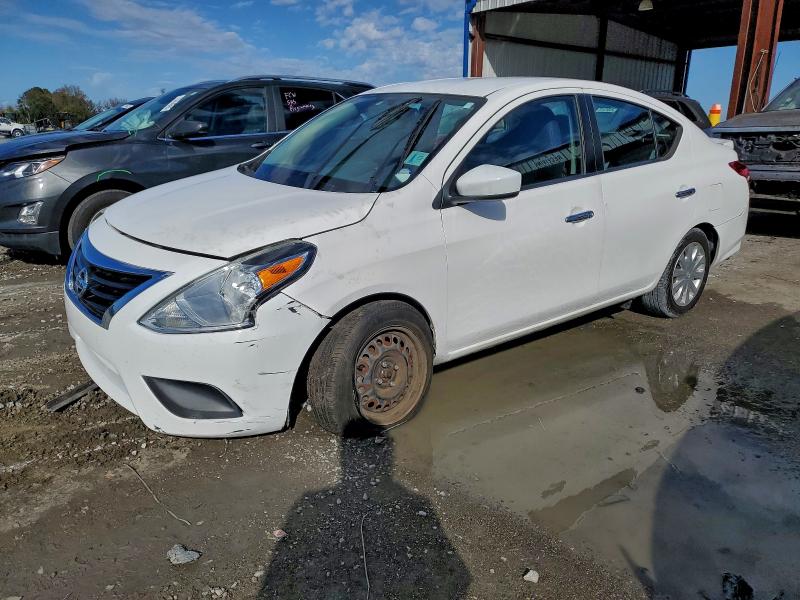 Фото 1 - NISSAN VERSA
