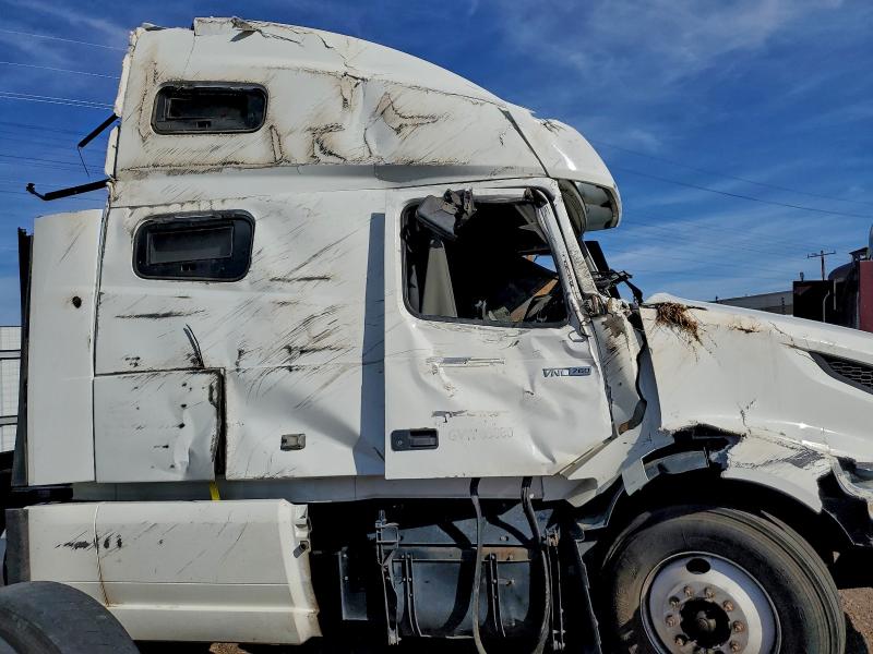 Фото 9 - VOLVO VN