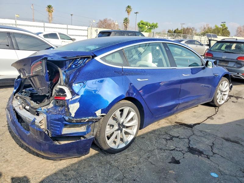 Фото 3 - TESLA MODEL 3