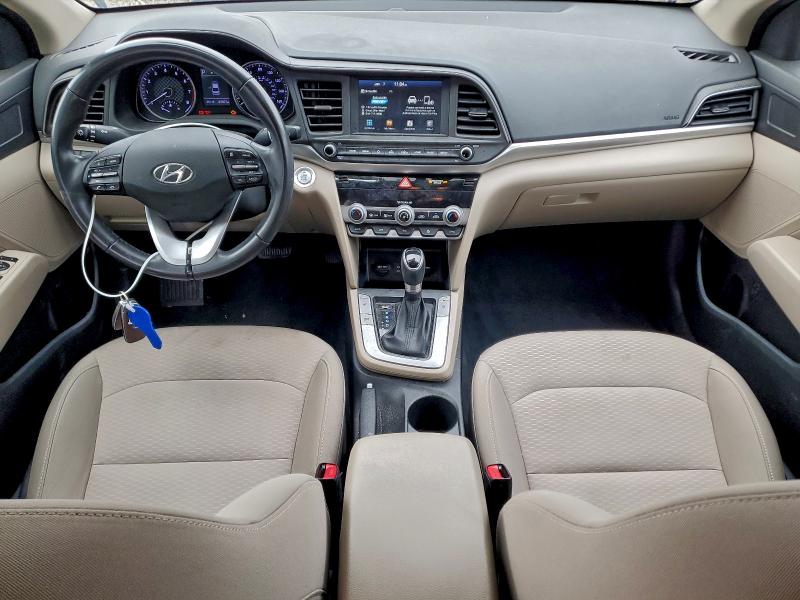 Фото 8 - HYUNDAI ELANTRA