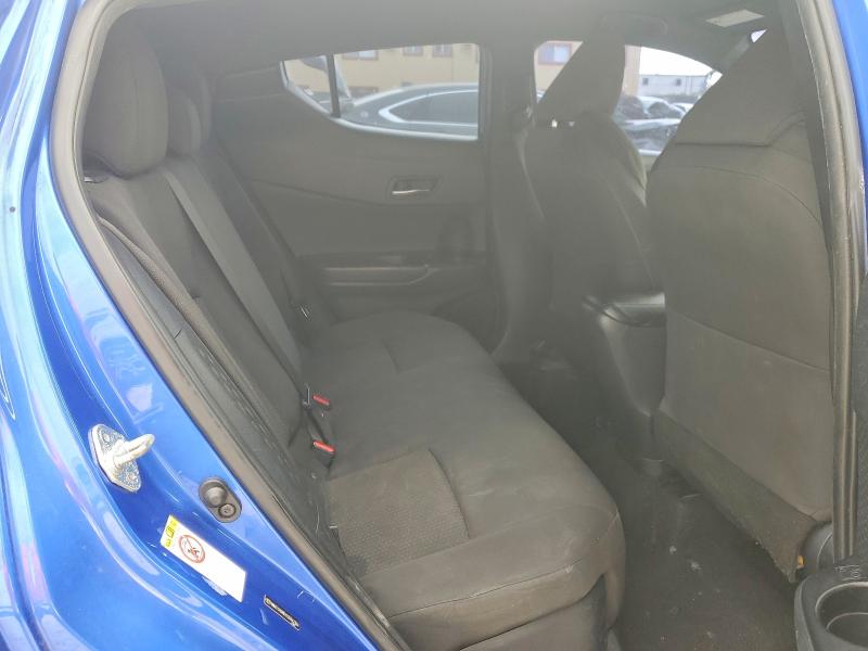 Фото 10 - TOYOTA C-HR