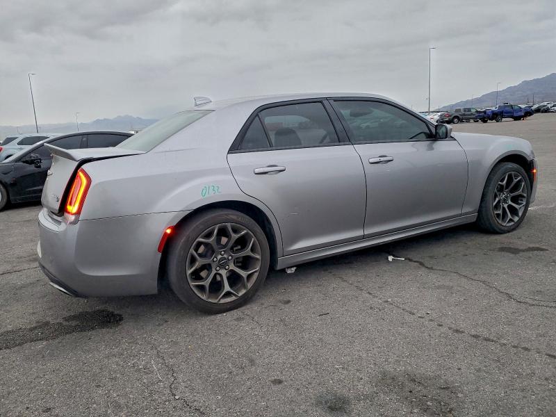 Фото 3 - CHRYSLER 300