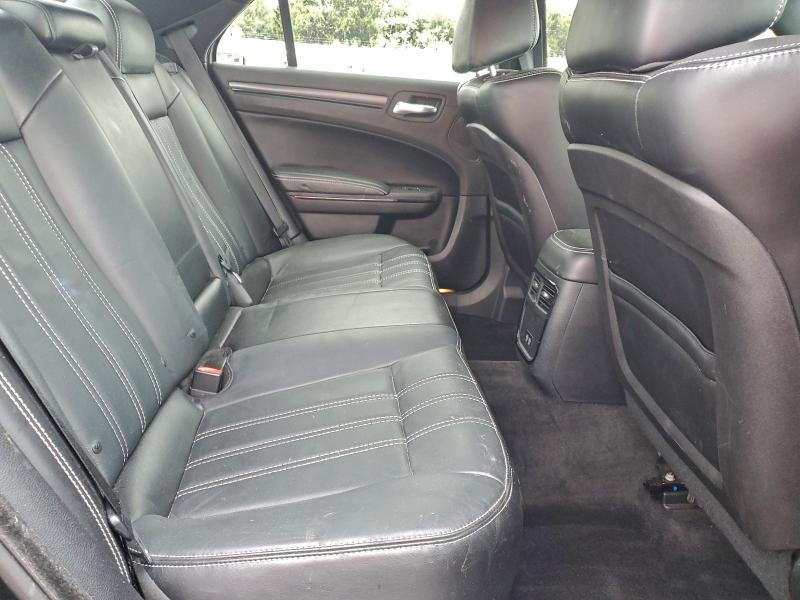 Фото 10 - CHRYSLER 300