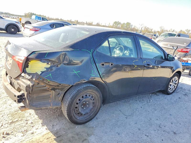 Фото 3 - TOYOTA COROLLA