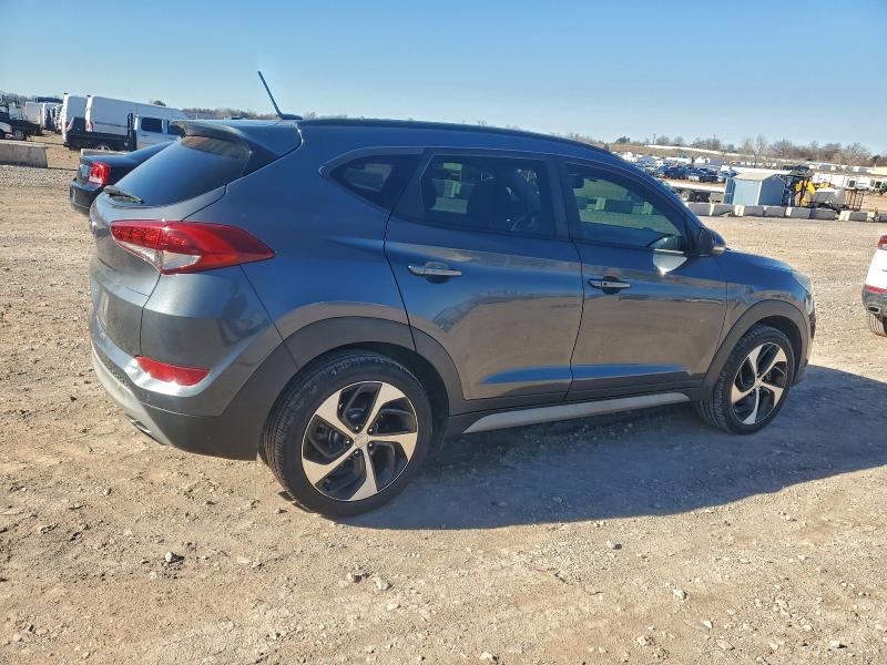 Фото 3 - HYUNDAI TUCSON