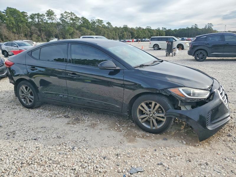 Фото 4 - HYUNDAI ELANTRA