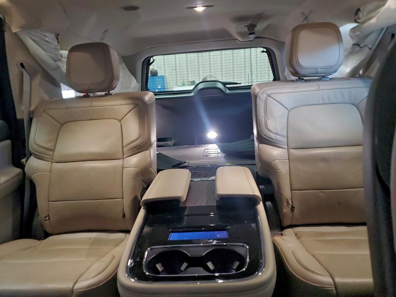 Фото 10 - LINCOLN NAVIGATOR