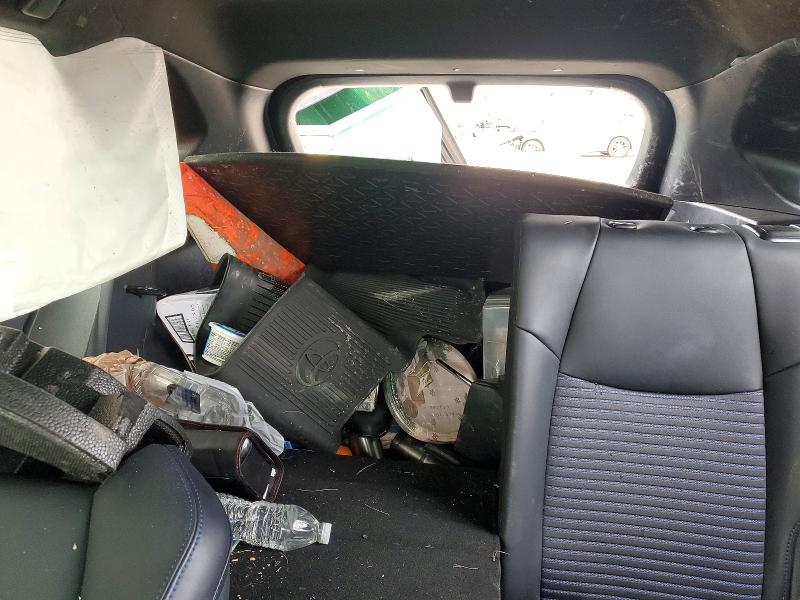 Фото 10 - TOYOTA RAV4