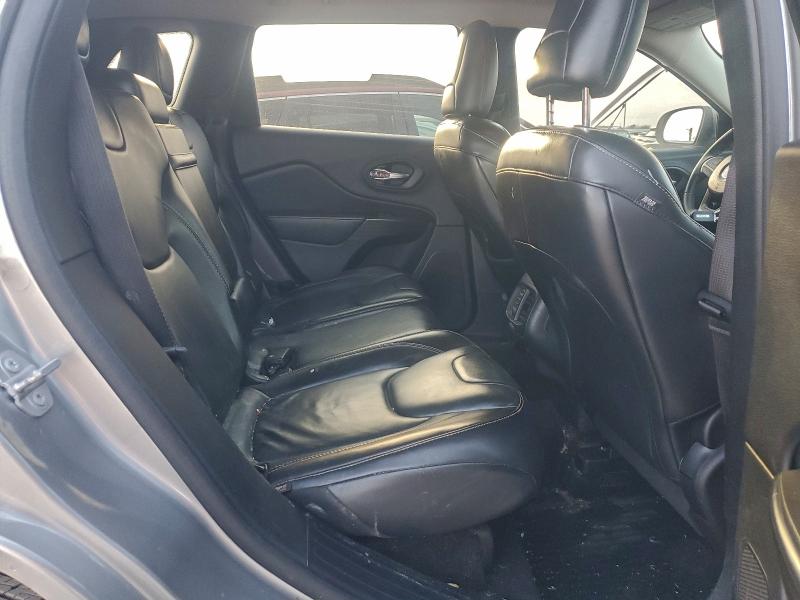 Фото 11 - JEEP GRAND CHER