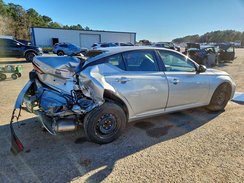 Фото 3 - NISSAN ALTIMA