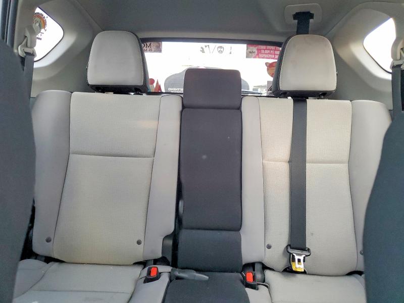 Фото 10 - TOYOTA RAV4