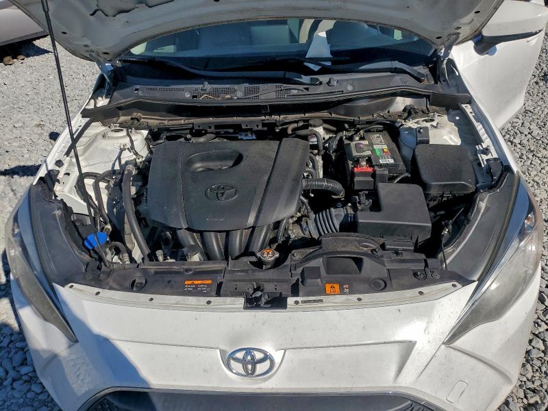 Фото 11 - TOYOTA YARIS