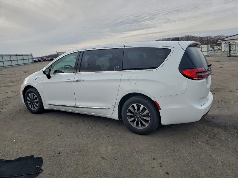 Фото 2 - CHRYSLER PACIFICA