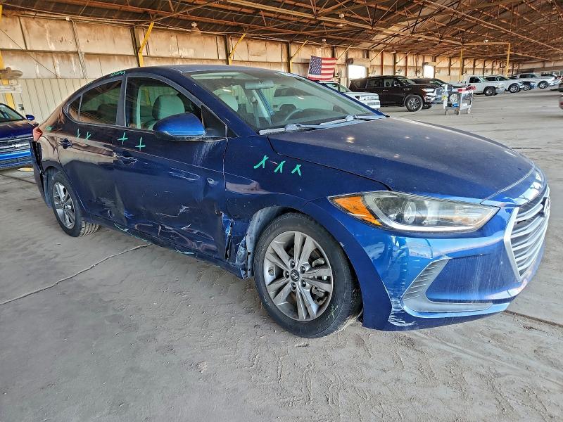 Фото 4 - HYUNDAI ELANTRA