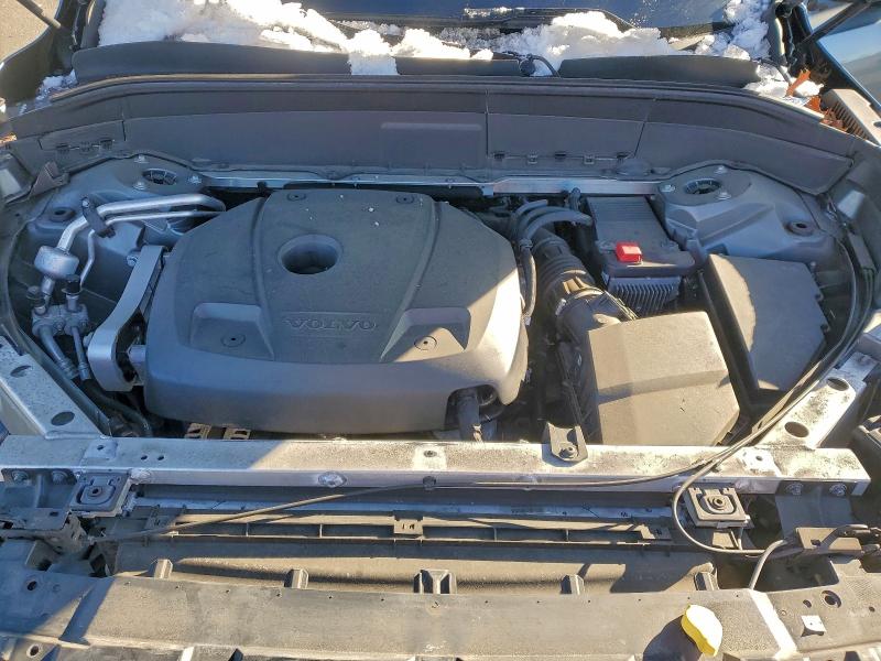 Фото 12 - VOLVO XC90