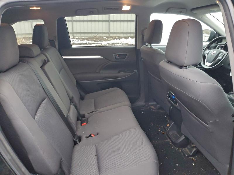 Фото 10 - TOYOTA HIGHLANDER