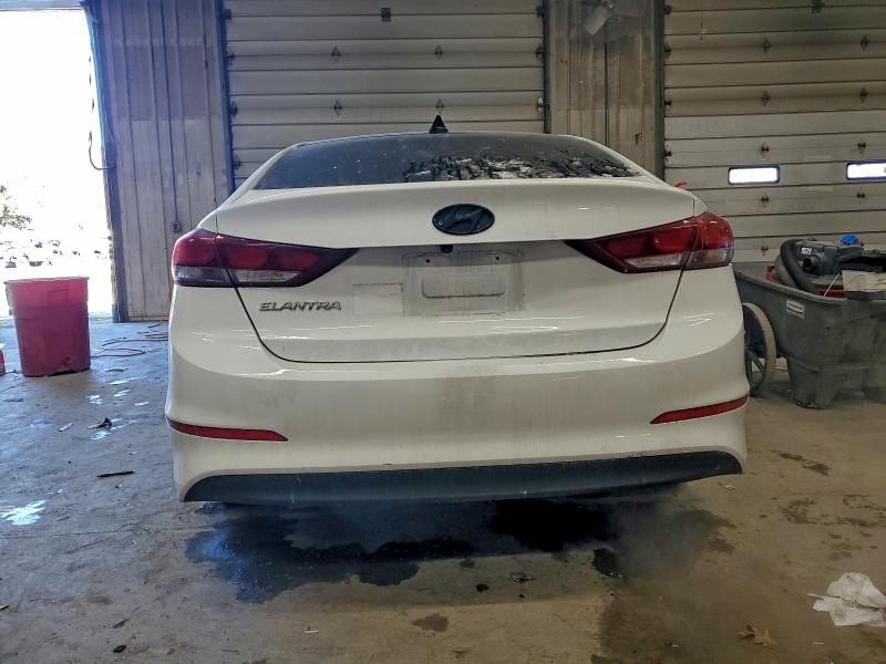 Фото 6 - HYUNDAI ELANTRA